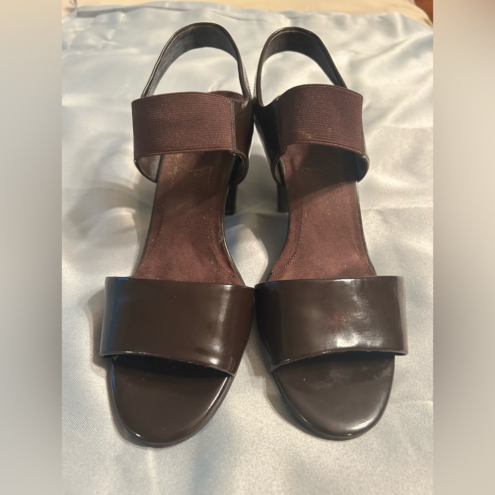 Aerology by Aerosoles coffee color women’s heels 9W